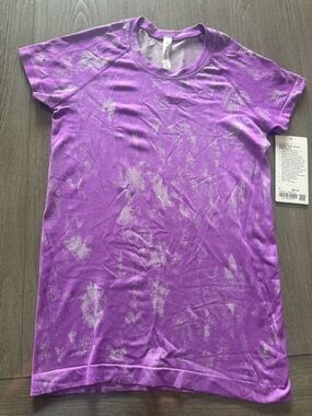 Purple Lululemon swiftly tech short sleeve 2.0 - size 8